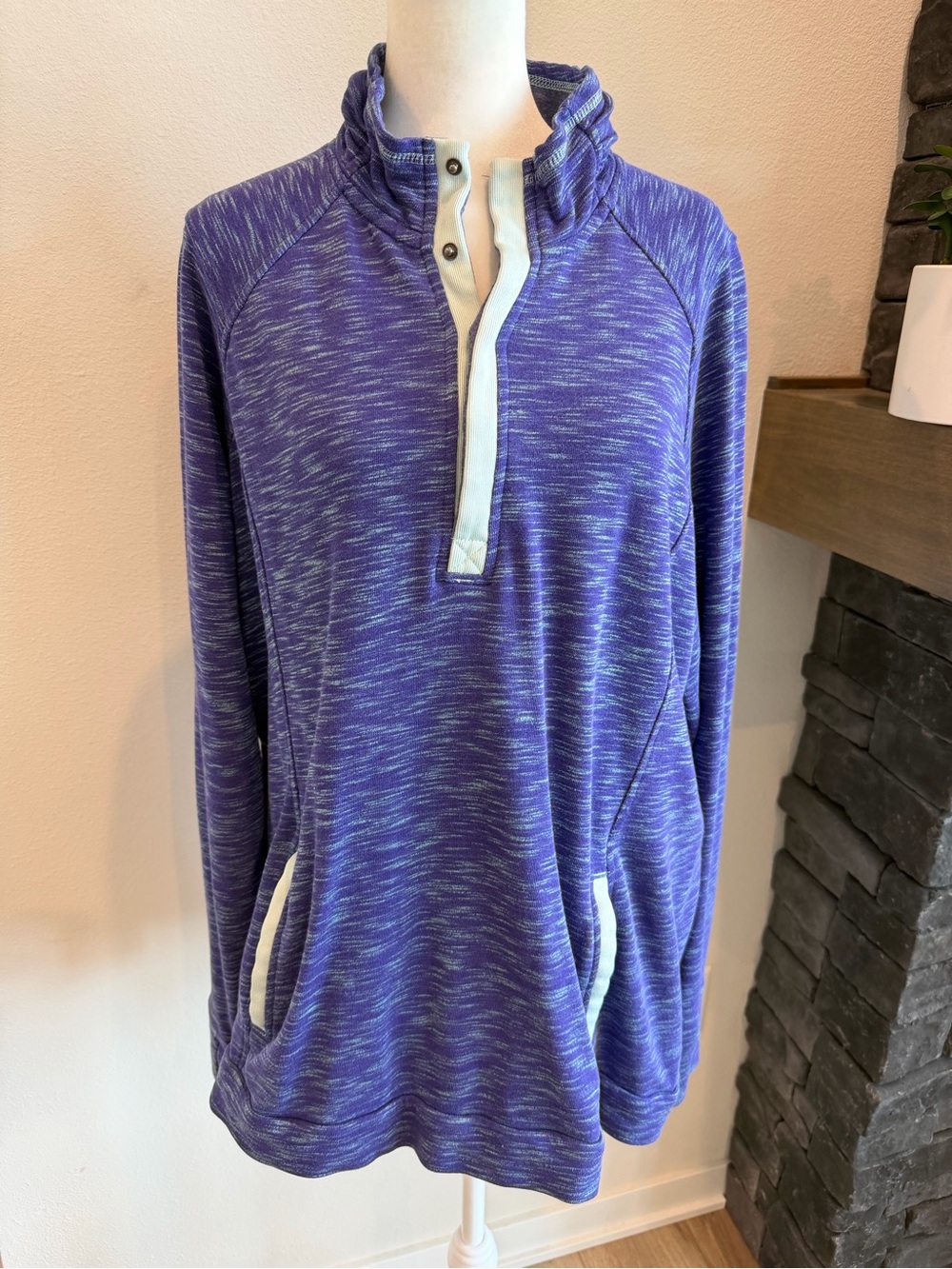 Avalanche Heathered Purple Zip-Up Pullover with Contrast Mint Trim. Size XL